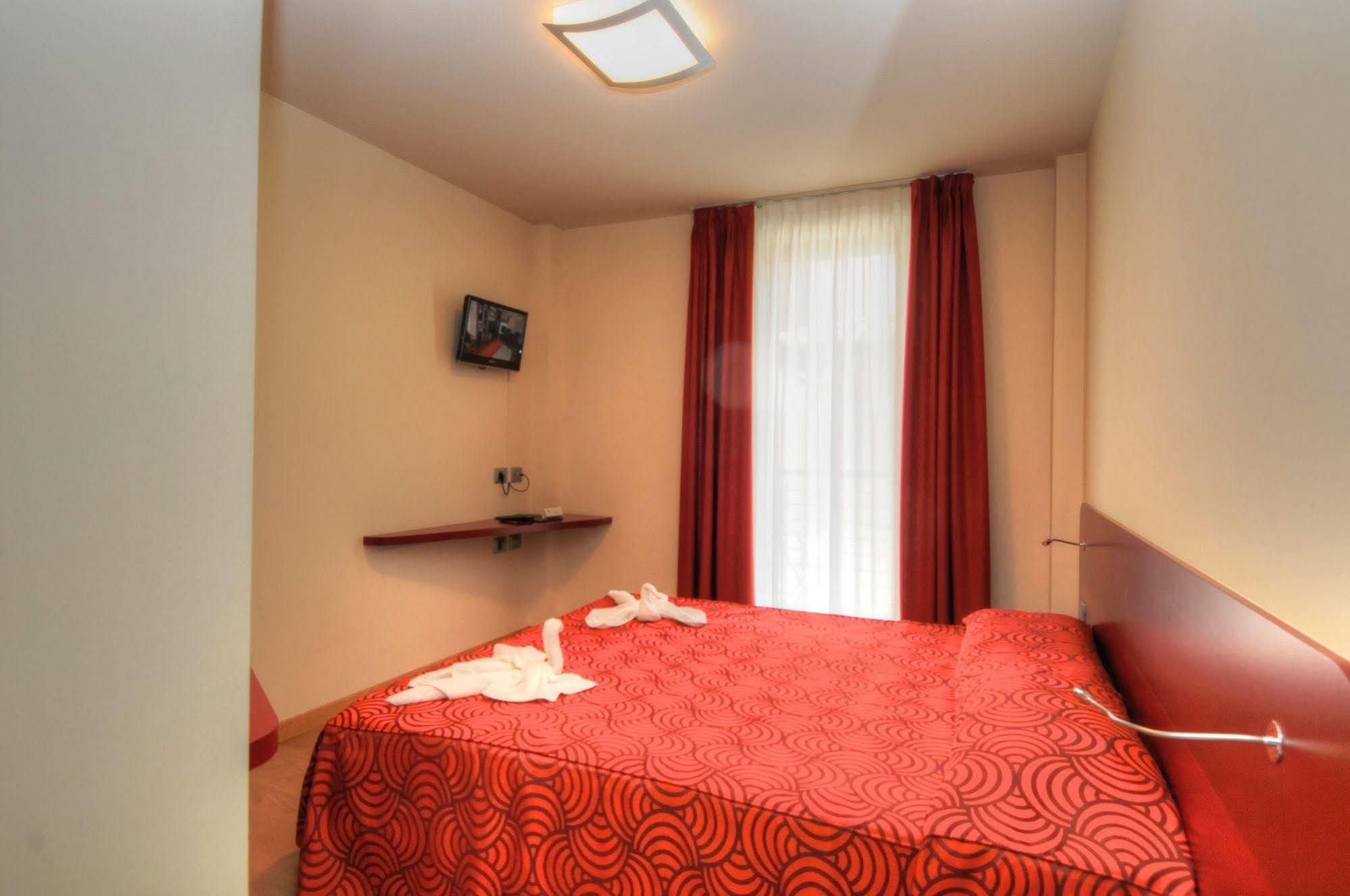 Hotel Pasha リニャーノ・サッビアドーロ エクステリア 写真